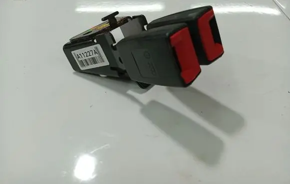 Audi Q7 4L Middle seatbelt buckle (rear) 4L0857739G01C