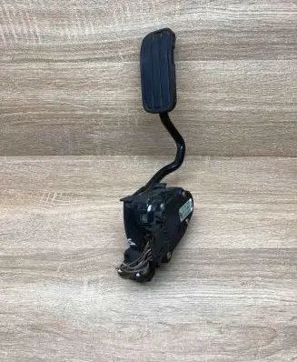 Volkswagen Sharan Accelerator throttle pedal 7M1721603A 98VW9F836AB