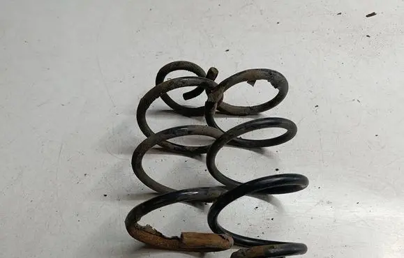 Nissan Note (E12) Rear coil spring