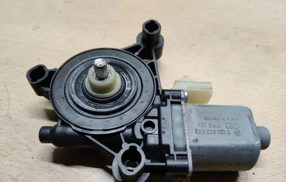 Jeep Compass Rear door window regulator motor 68292086AA