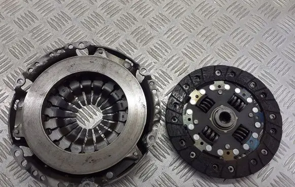 Suzuki Swift I Clutch pressure plate 