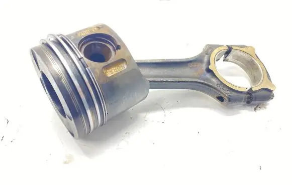 Mercedes-Benz Vito Viano W639 Piston with connecting rod 8854a