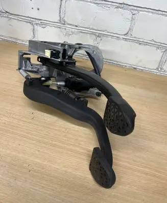 BMW 1 F20 F21 Pedal assembly 6762250 67871110