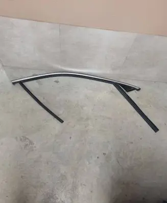 Volvo XC90 Rubber seal front door window/glass 31841450