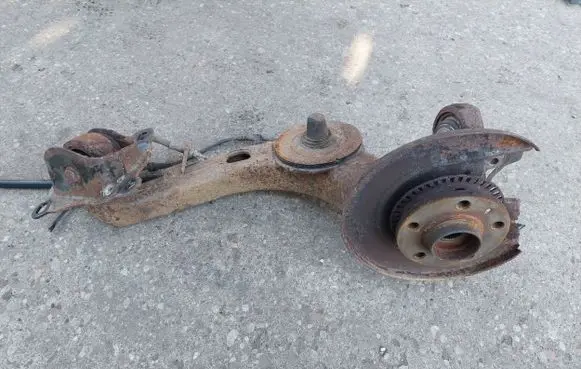 Volkswagen Golf IV Rear wheel hub spindle/knuckle 