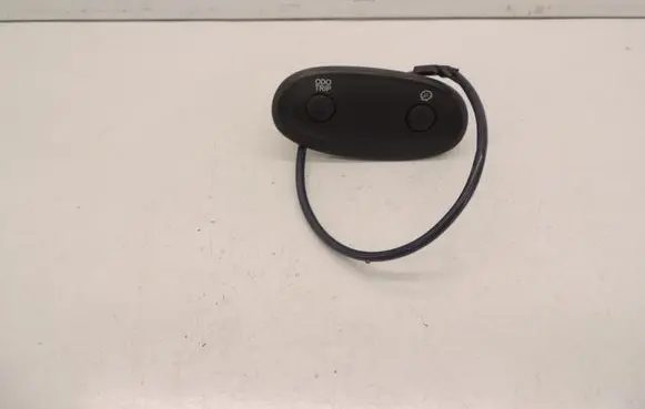 Toyota Yaris Cruise control switch D218