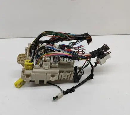 Isuzu D-Max Fuse module 8981667520 2G220381