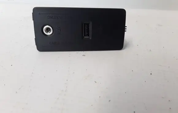 Volvo V60 AUX in-socket connector 31389705