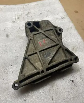 Volkswagen Transporter - Caravelle T5 Generator/alternator bracket 070903143C