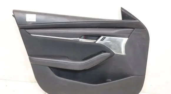 Mazda 3 Front door card panel trim T68450G
