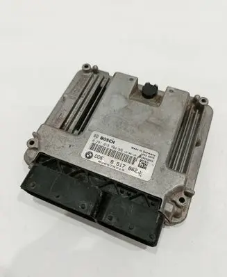 BMW 3 F30 F35 F31 Engine control unit/module 8517862 039S53008 0281018502