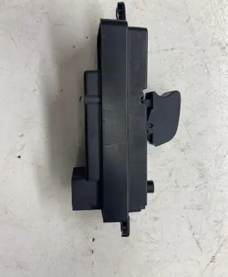 Mazda 6 Electric window control switch GS1E66380 K1827