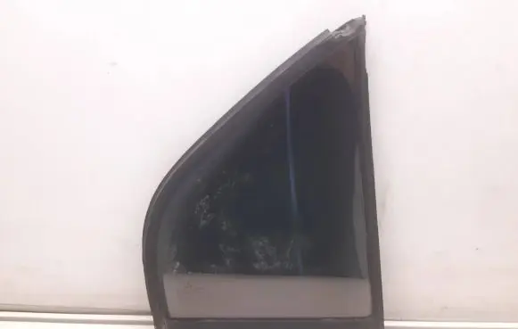 Mitsubishi Carisma Rear vent window glass 