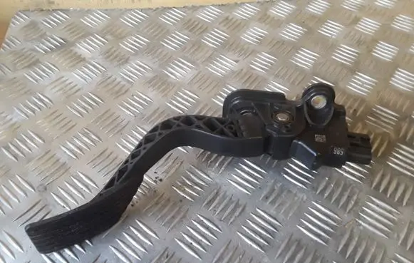 Chrysler Sebring (JS) Accelerator throttle pedal 04891586AB