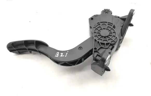 Toyota C-HR I Accelerator throttle pedal 78110F4020