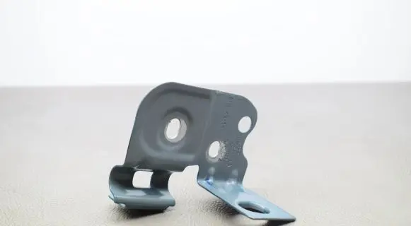 Audi Q7 4M Fender mounting bracket 4M0821168A