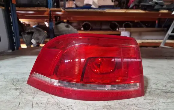 Volkswagen PASSAT B7 Rear/tail lights 3AF945095E