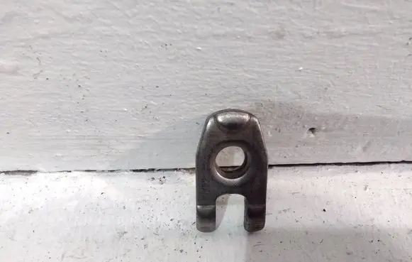 Renault Megane III Fuel Injector clamp holder