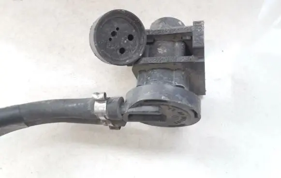 Volvo S40, V40 Turbo solenoid valve 7700103403