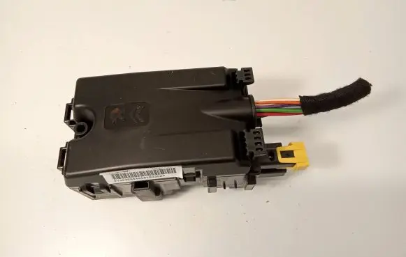 Peugeot 308 Fuse module 9806192580 V01A006C801 2010EC0