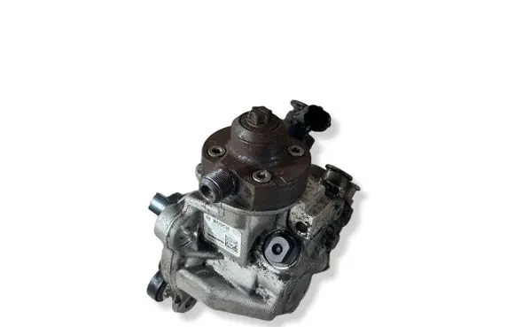 Volvo XC70 Fuel injection high pressure pump 31372081 0445010681