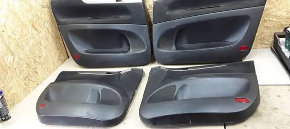 Toyota Avensis Verso Front door card panel trim