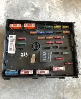 Volkswagen PASSAT B6 Fuse module 3C0937125 63592777