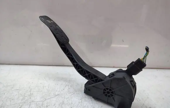 Jaguar XE Accelerator throttle pedal 