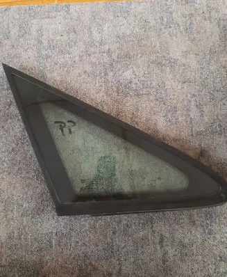 Opel Zafira A Front triangle window/glass 43R007022 6AS2M129