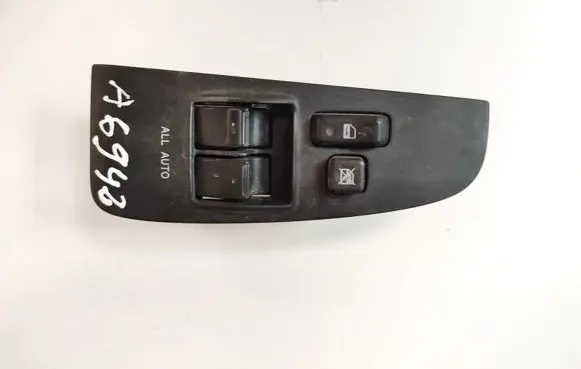 Toyota Avensis T250 Electric window control switch 8480205190B0