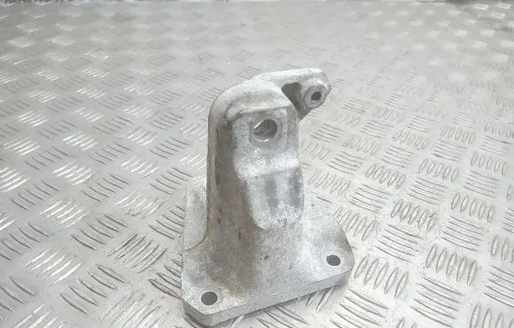 BMW 1 F20 F21 Engine mounting bracket