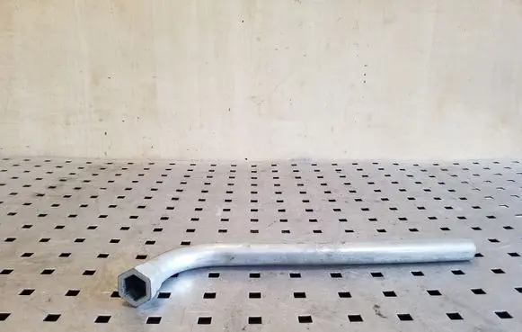 Volkswagen Tiguan Wheel nut wrench 4D0012219A