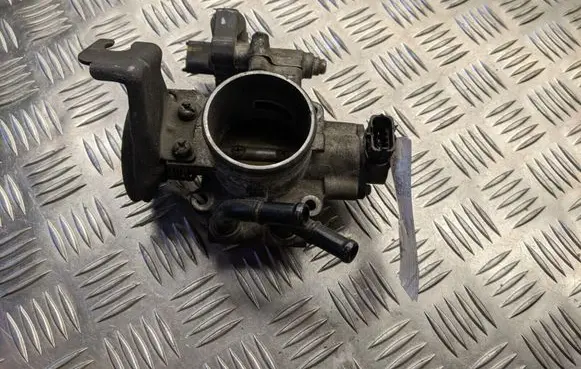 Hyundai i20 (PB PBT) Throttle valve 3517026910 9600930006