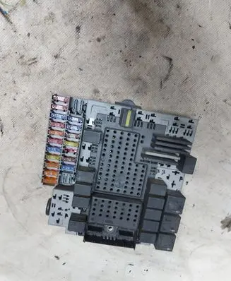 Volvo XC90 Fuse module 08696098 03W412 08696040