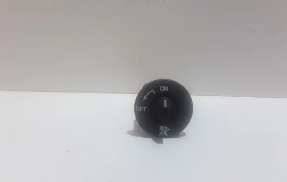 Renault Megane II Passenger airbag on/off switch 8200169589B
