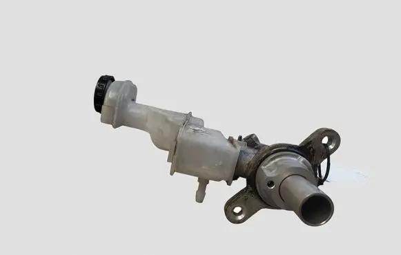 Nissan Qashqai Master brake cylinder
