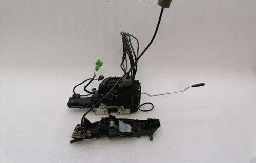 Mercedes-Benz CLS C219 Front door lock A2197200835