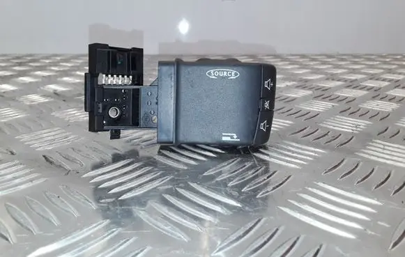 Renault Megane II Sound control switch 8200103769