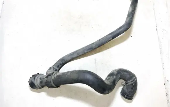 Volkswagen PASSAT B5 Engine coolant pipe/hose 8d0121055f