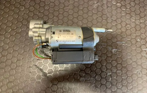 BMW X5 E53 Steering column adjust motor 0390201666 67646903946