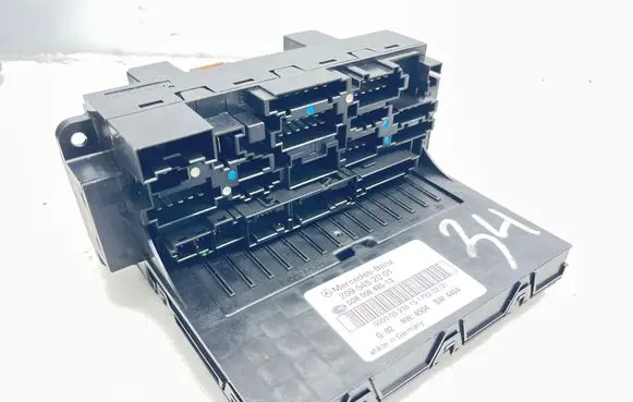 Mercedes-Benz CLK A209 C209 Fuse module 2095452001 5DK00848513