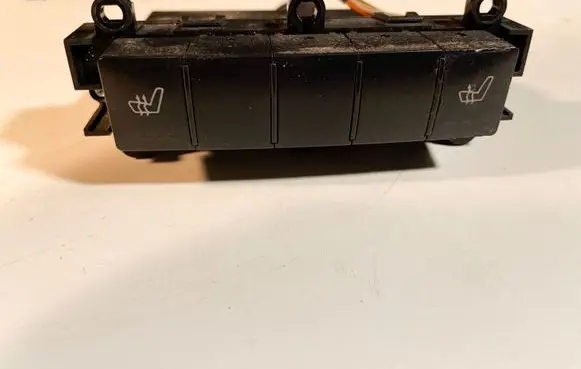 Mercedes-Benz B W245 Seat heating switch 1698208510