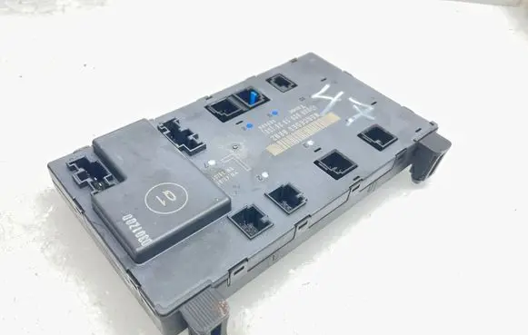 Mercedes-Benz CLK A209 C209 Door control unit/module 2098201326