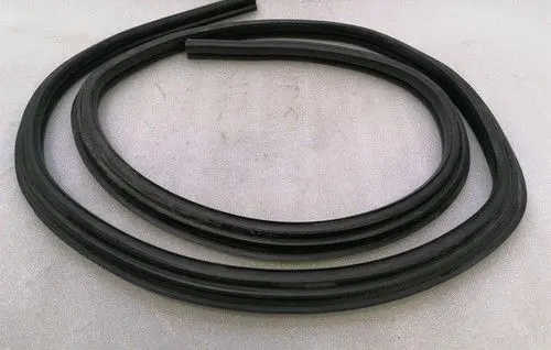 Ferrari FF Front door rubber seal 84785000