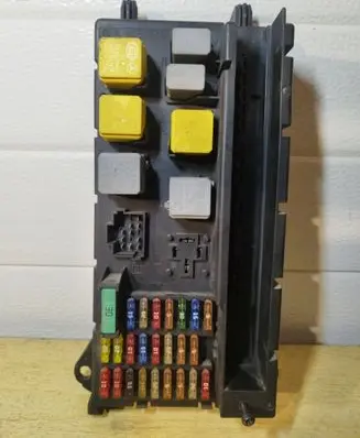 Mercedes-Benz Sprinter W906 Fuse module 518817028 12022008 ZG007Q004