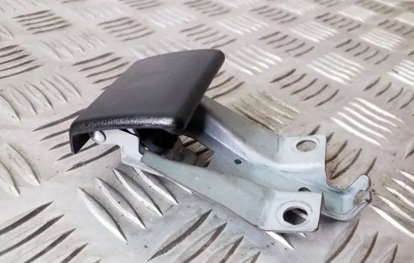 Infiniti EX Engine bonnet (hood) release handle