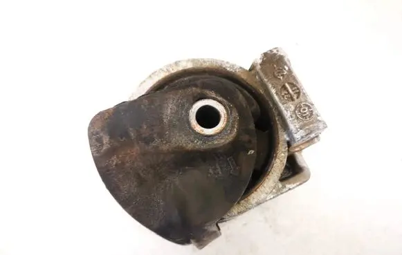 Volvo S40, V40 Engine mount bracket 3318040 30814380