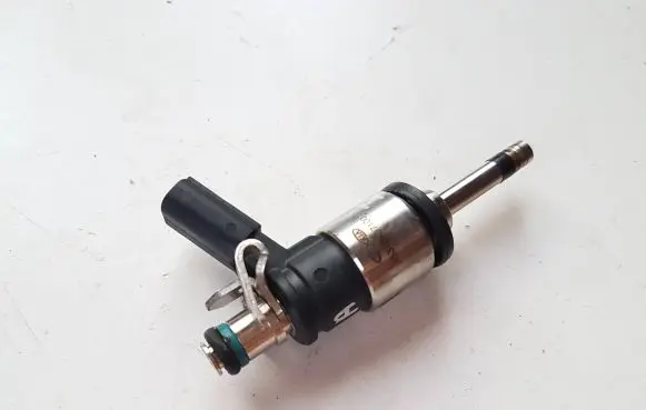 Hyundai i30 Fuel injector 3531007100 9041090012