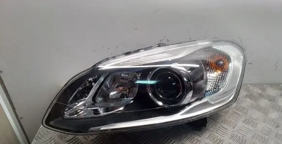 Volvo XC60 Headlight/headlamp 31420257