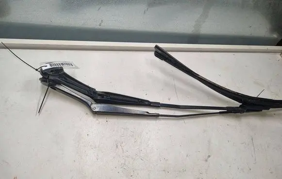 Ford Focus Front wiper blade arm BM5117526BB